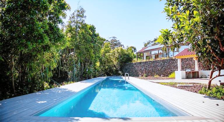 Lodge with terrace, garden & pool in Angra do Heroismo