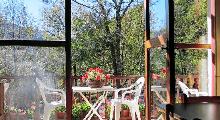 House with yard, barbecue & patio — photo 5