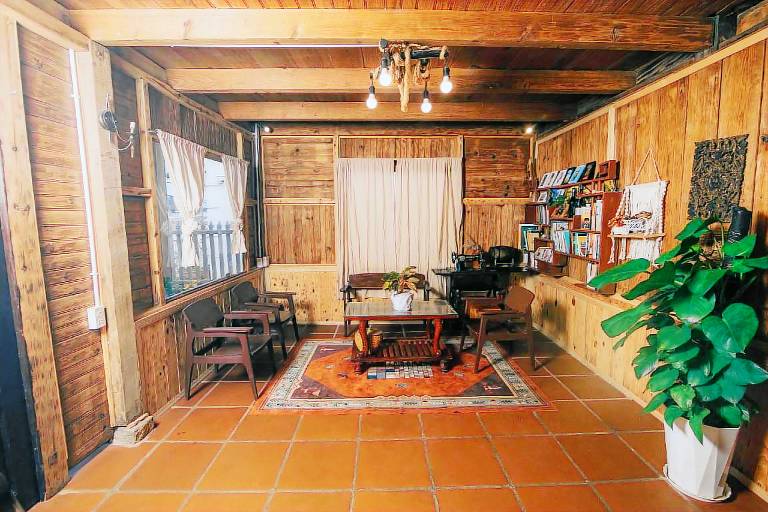 Vacation home with yard & BBQ — photo 4