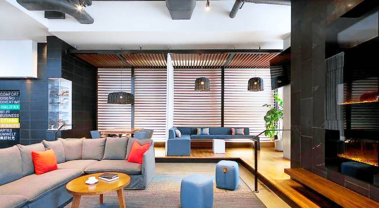 Alt Hotel Toronto Airport — photo 4