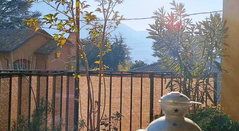 Rental apartment with 1 room for 4 persons in Malgrate