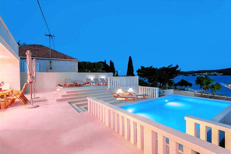 Big villa with yard & private pool | Beach view | Close to the beach | Pets allowed — photo 3