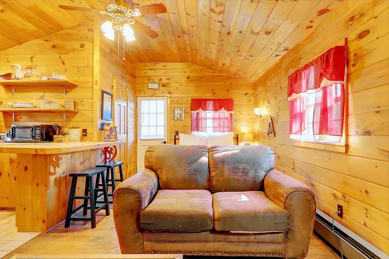 Couple's Retreat in Sevierville w/ Community Perks — photo 5