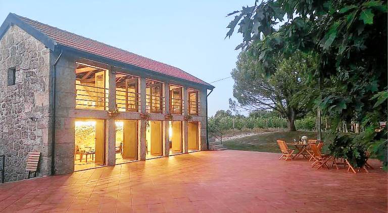 Villa with garden, private pool & barbeque | Perfect for remote work | Pet-friendly — photo 5