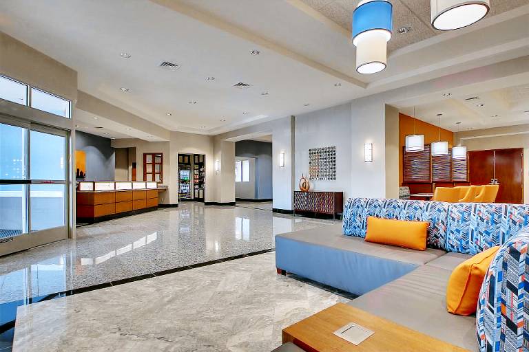 Drury Inn & Suites Iowa City Coralville — photo 3
