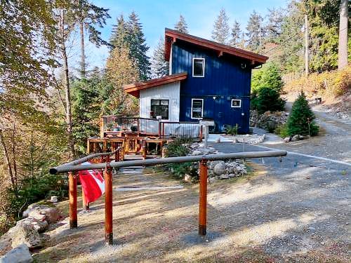 Bed & Breakfast  Youbou