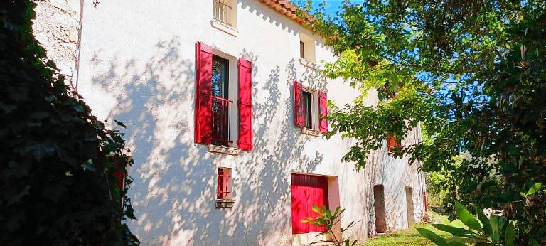 Gite with yard & terrace in Grasse
