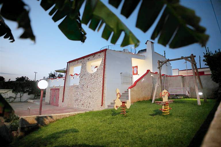 Children-friendly rental apartment with yard, terrace & BBQ | Beach view | Close to the beach | Pets are welcome — photo 5