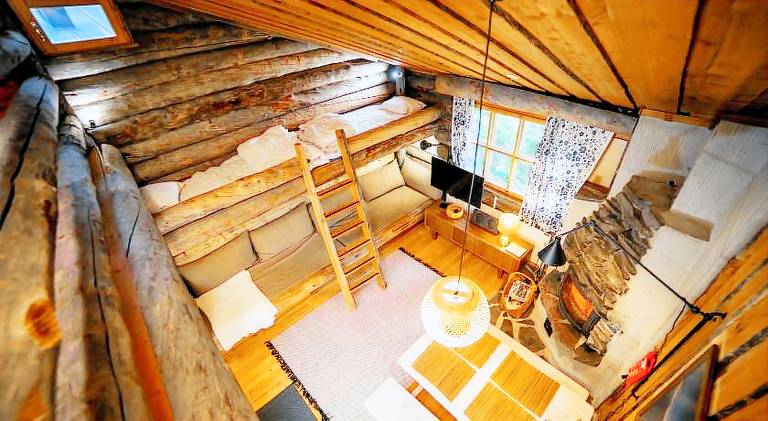 Lodge with sauna & terrace in Pelkosenniemi