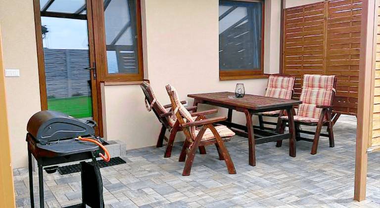 Holiday apartment with garden, barbeque & terrace in Nitra