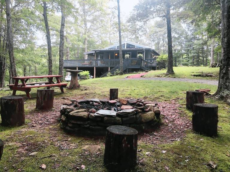 Cabin Connestee Falls