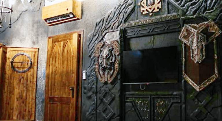 Excalibur Elmenyfogado in Eger