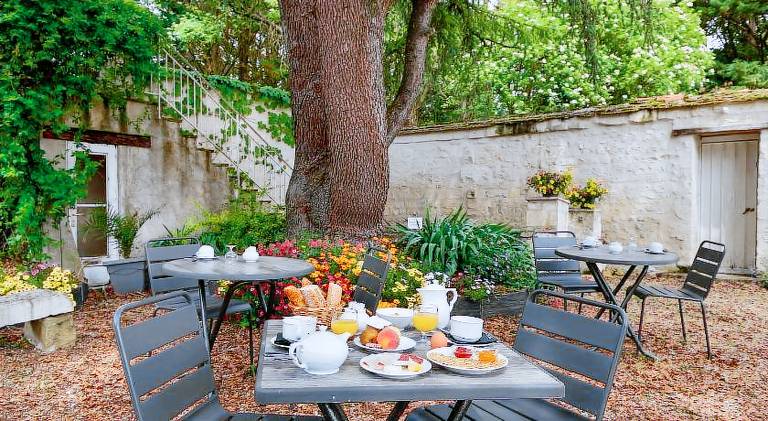 Logis Manoir De La Giraudiere — photo 4