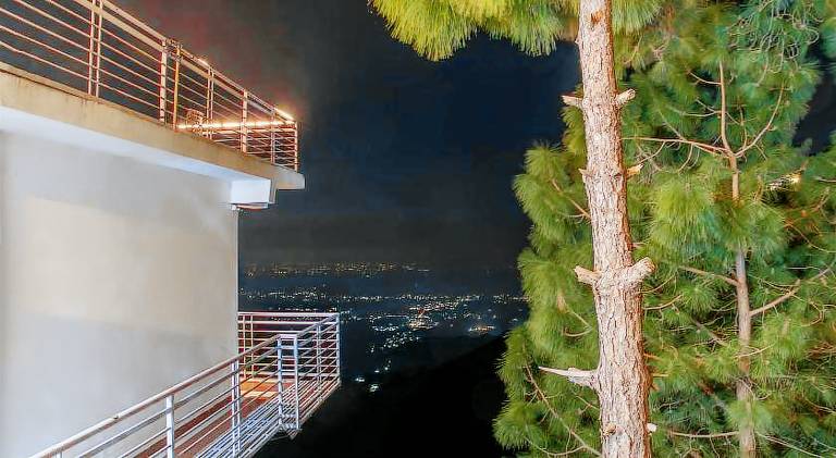 Villa with garden & patio | Pets allowed — photo 2