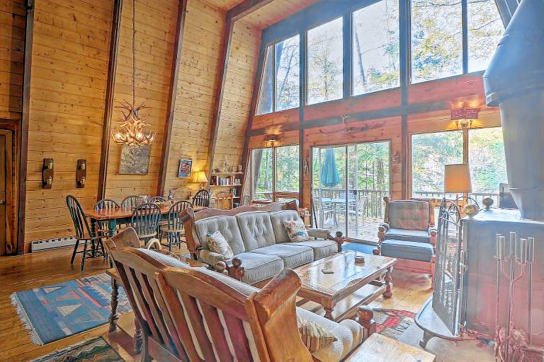 Lakefront Berkshires Retreat w/ Deck, Dock & Boat! — photo 4