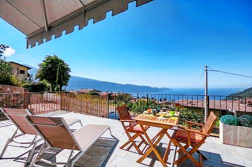 Serviced apartment with patio, yard & hot tub | Suitable for remote work — photo 5