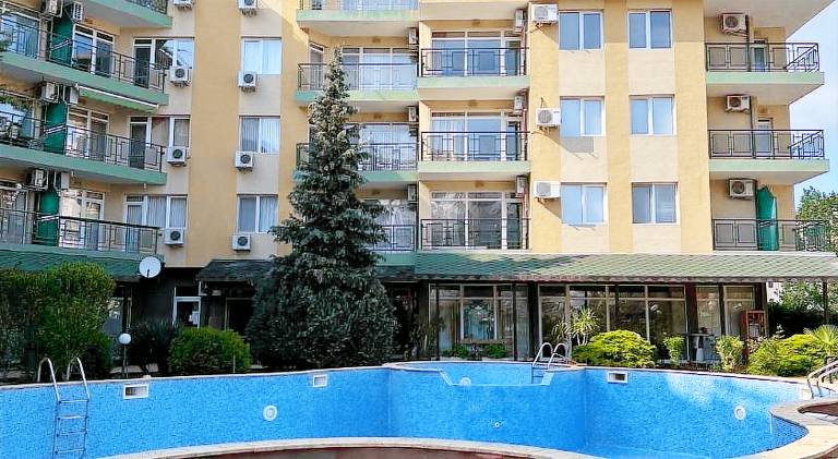 Pleasant rental apartment with yard & private pool | Close to the beach | Dogs allowed — photo 3