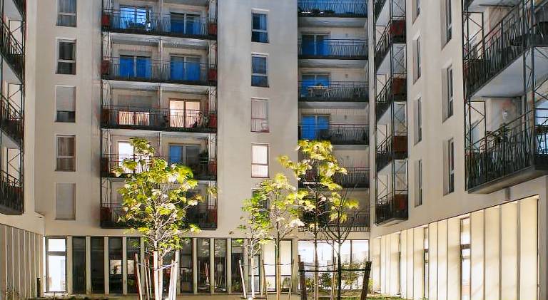 Serviced apartment with pool, terrace & yard in Venissieux