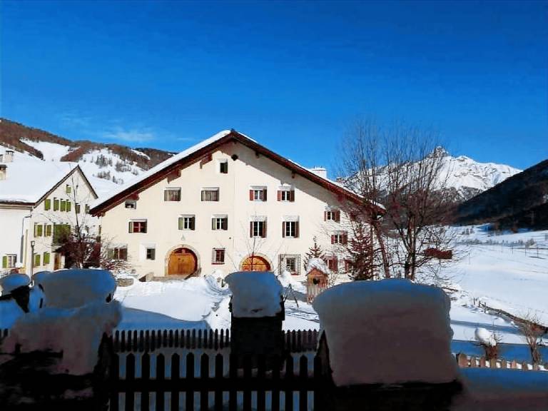 Ferienwohnung in Zuoz für max. 2 Personen Ferienwohnung in Zuoz für max. 2 Personen