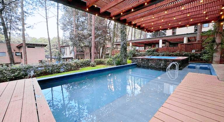 House with hot tub & pool in Valle de Bravo