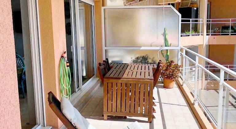 Holiday apartment with private pool, patio & yard — photo 5