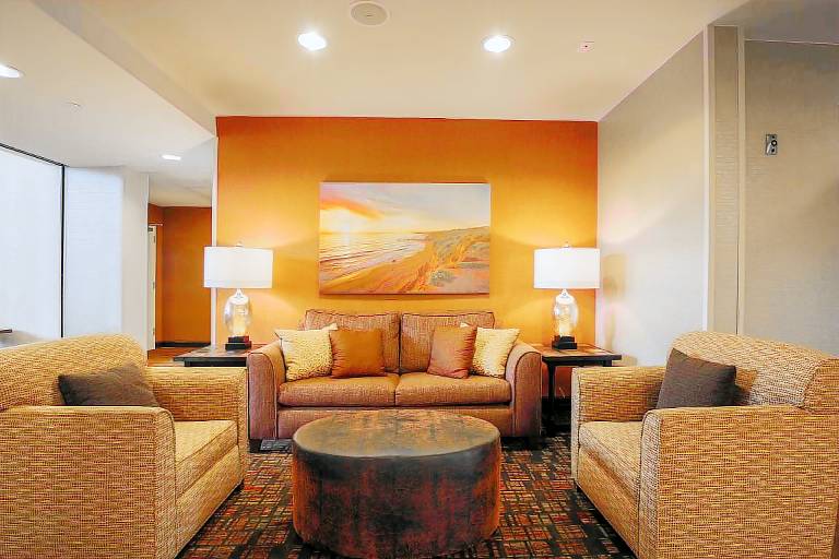 Hampton Inn & Suites Camarillo — photo 4
