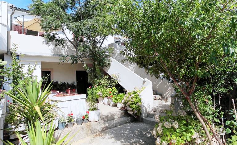 Apartment with BBQ & patio in Novalja