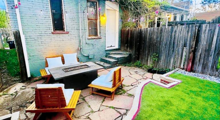 House with yard — photo 4