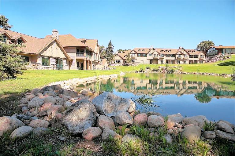 Resort East Gull Lake