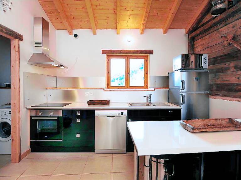 Terrace, balcony, fireplace or stove, parking, tv, 150m², Les Menuires — photo 5