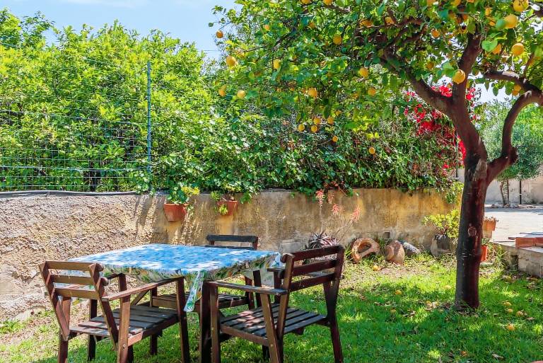 Holiday Home 'Casale Siculo' with Wi-Fi, Garden and Terrace — photo 3