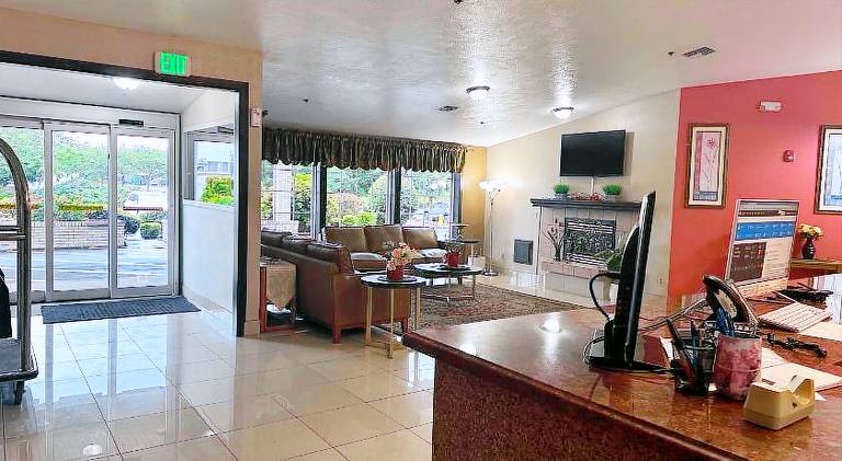 Bridgeway Inn & Suites - Portland Airport — photo 3