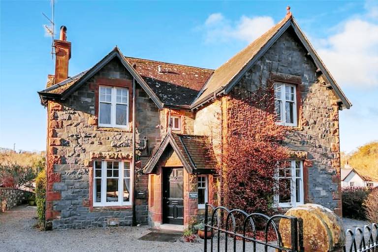 House Newton Stewart