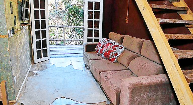 Charming vacation home with hot tub | Pet-friendly — photo 3