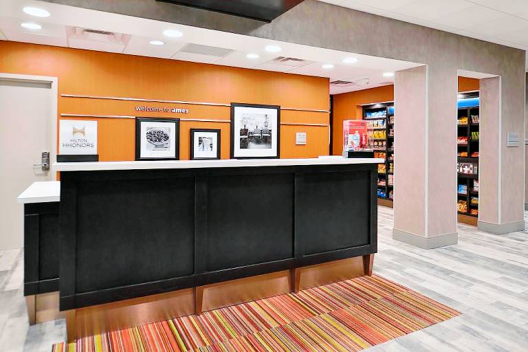 Hampton Inn & Suites Ames — photo 5