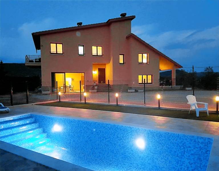 House  Cardona