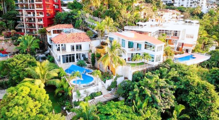 Lovely vacation home with pool & jacuzzi | Close to the beach | Pets allowed — photo 4