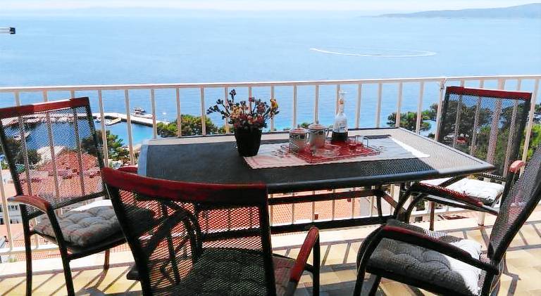 Rental apartment with 1 room for 5 persons in Brela