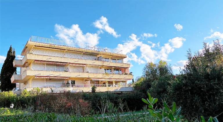 JARDIN TERRASSE EDEN SAINT TROPEZ - Parking Pool AC 4P — photo 5