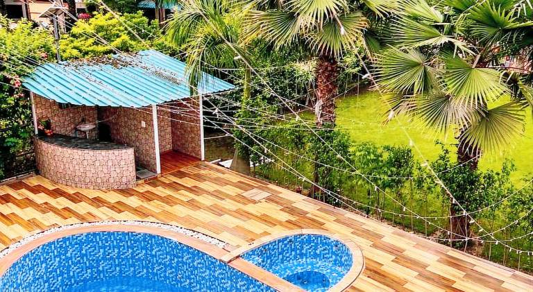 1242 m&sup2; Villa