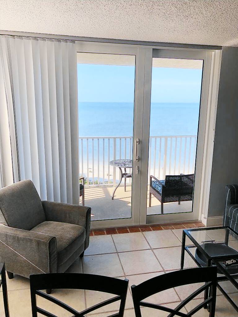 Beautiful Direct Facing Gulf View - Modern Beach Front 10th Floor property — photo 4