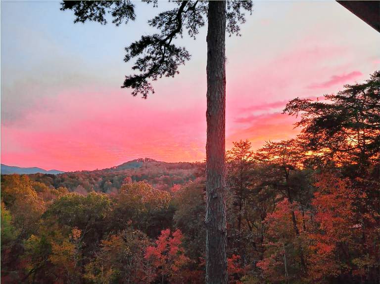Appalachian View charms with pet-friendly vibes, big mountain views, a hot tub, pool table, firepit, and WiFi connection — photo 4