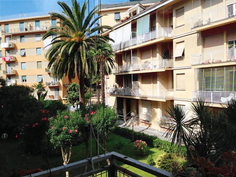 Holiday apartment with garden — photo 4