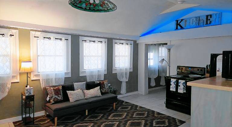 Apartment with 1 room for 4 persons in Mobile, AL