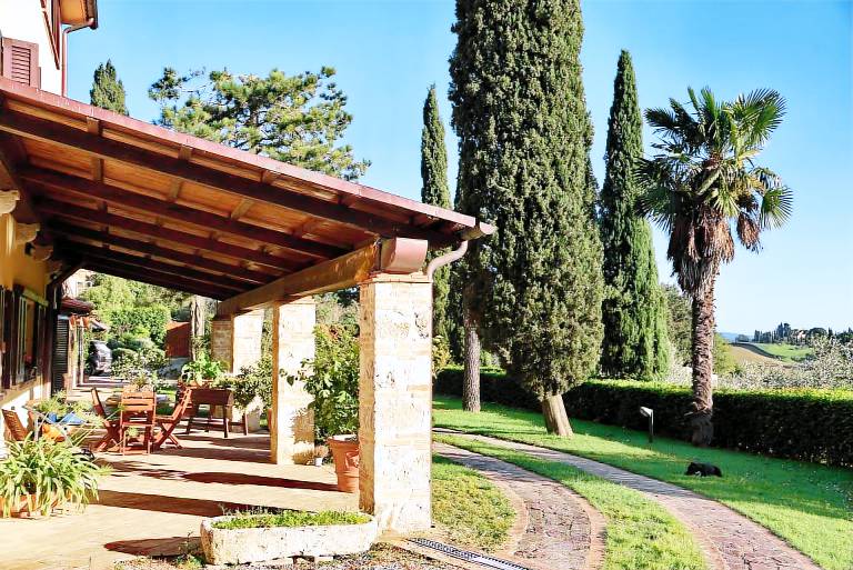 Family-oriented beautiful villa with yard, terrace & private pool | Pet-friendly — photo 3