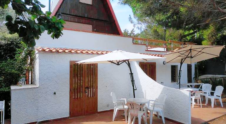 Apartment with barbeque & yard | Next to the beach | Pet-friendly — photo 3