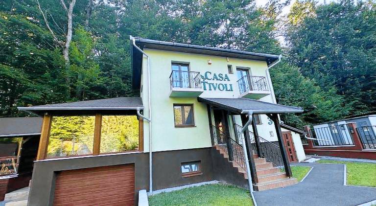 Vacation home with 4 rooms for 8 persons in Sovata