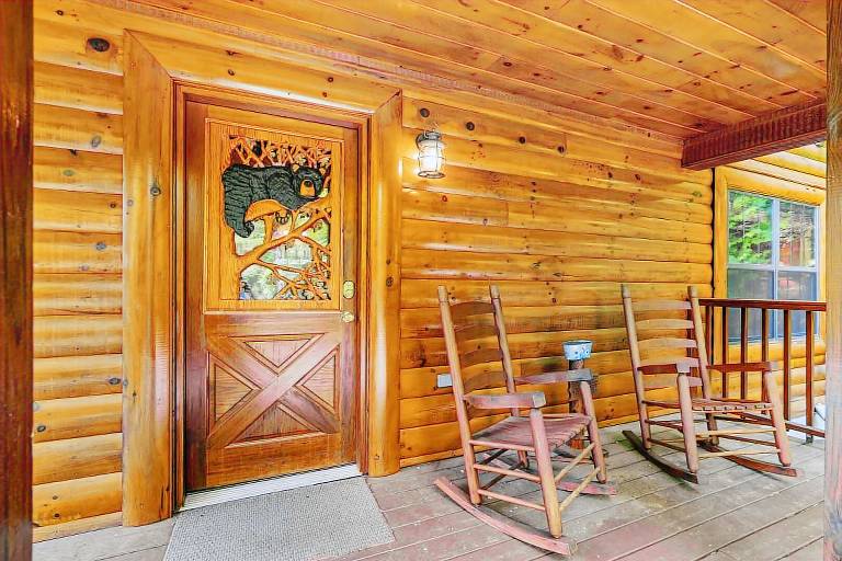 Cabin with private pool — photo 3