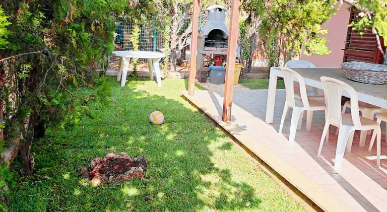 Villa with 2 rooms for 6 persons — photo 5