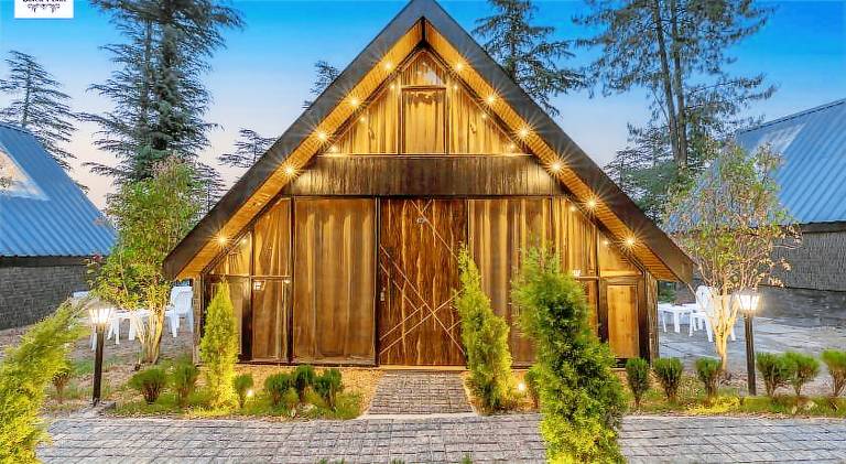 Villa with garden & patio in Shimla